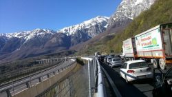 Teramo - Fila in autostrada A/24 per auto in panne (fonte Marcello Aglietti)