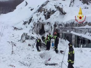 A still image taken from a video shows firefighters working at Hotel Rigopiano in Farindola, central Italy, after it was hit by an avalanche, January 20, 2017 provided by Italy's Fire Fighters.Vigili del Fuoco/Handout via REUTERS ATTENTION EDITORS - THIS IMAGE WAS PROVIDED BY A THIRD PARTY. EDITORIAL USE ONLY.