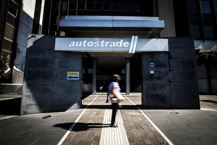 Lesterno della sede di ''Autostrade per l'Italia'', Roma, 14 luglio 2020. ANSA/ANGELO CARCONI