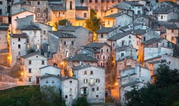 Abruzzo Scanno, presepe in pietra nellAlta Valle del Sagittario